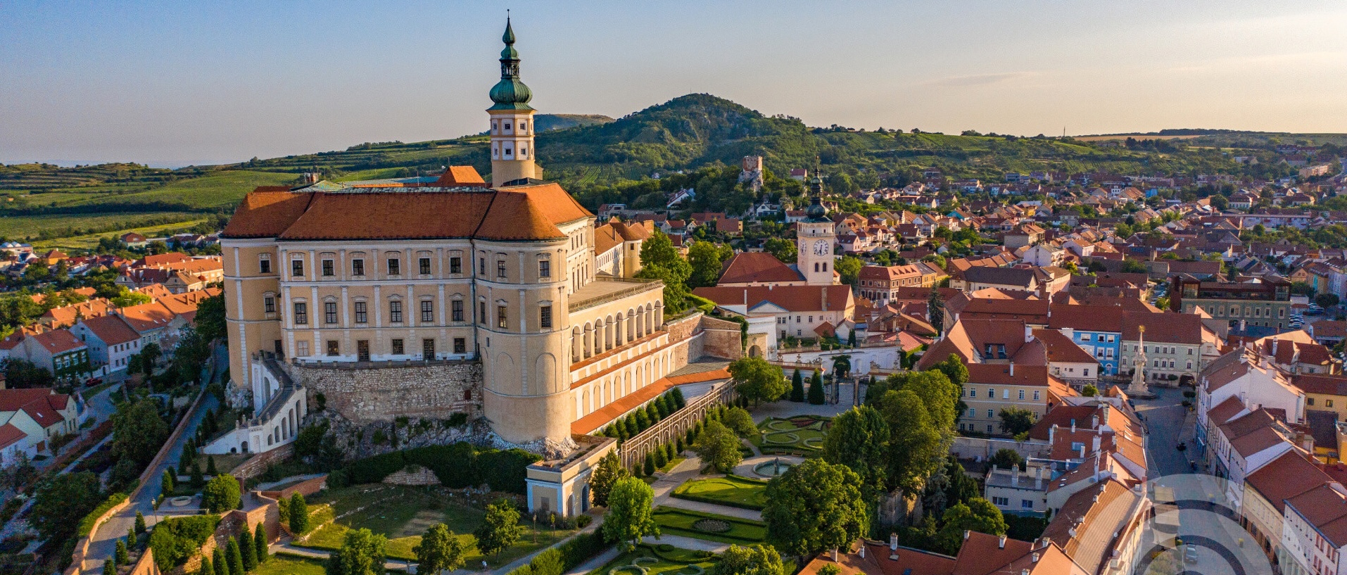 82022F84 F696 1355 C848 C2ced9152922