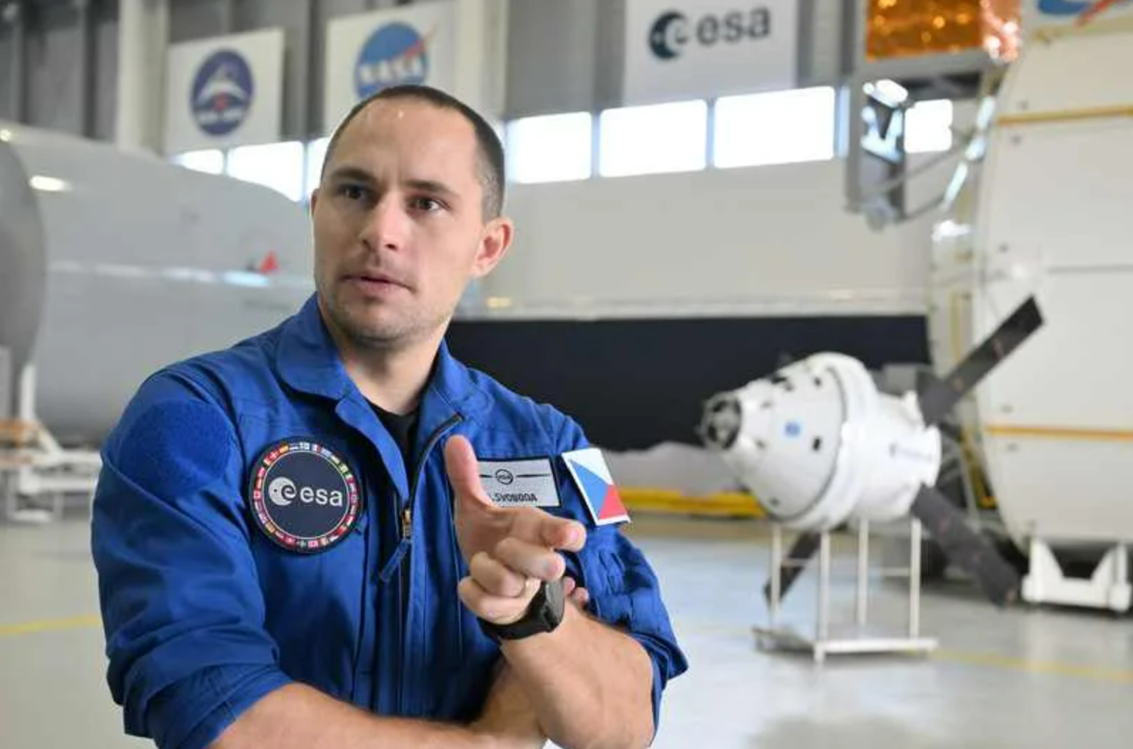 VÚB a.s. a ZČU pomáhají vyvinout chytré návleky pro astronauta Aleše Svobodu